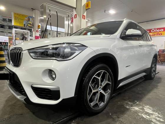 BMW X1 2.0 16V TURBO ACTIVEFLEX SDRIVE20I 4P AUTOMÁTICO BMW X1 2.0 16V TURBO ACTIVEFLEX SDRIVE20I 4P AUTOMÁTICO